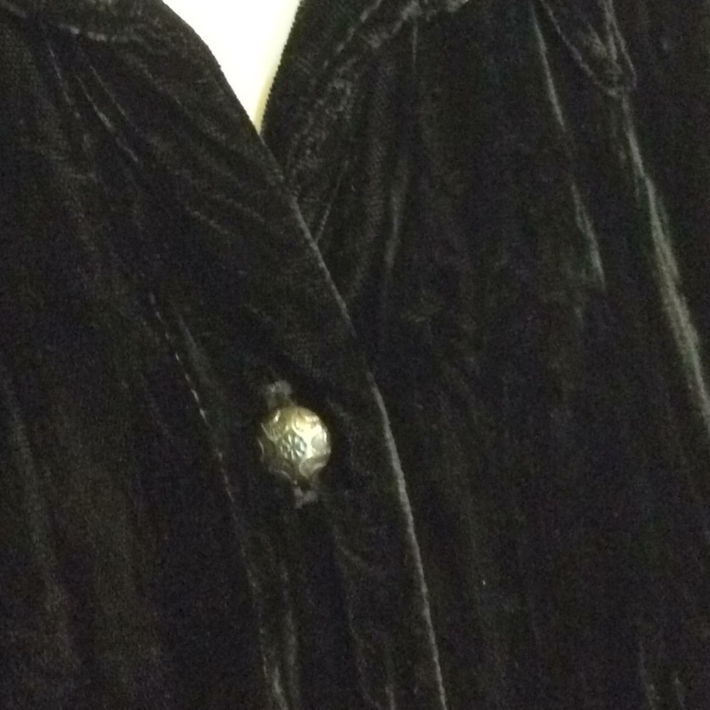Black top - Picture 3 of 6
